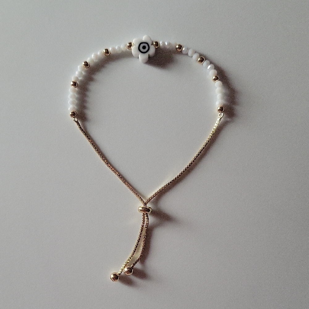 Pretty Bird Elegant Gold Plated and White Bracelet